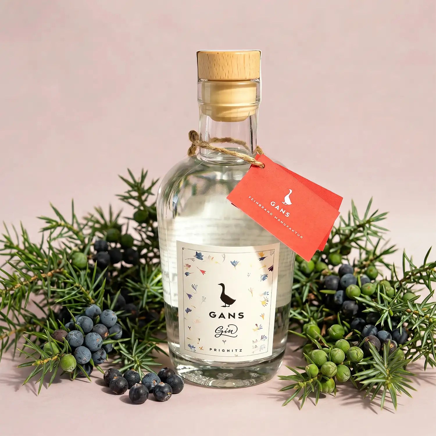neuruppin-online-gans-gin-500ml-mitWacholderzweigen