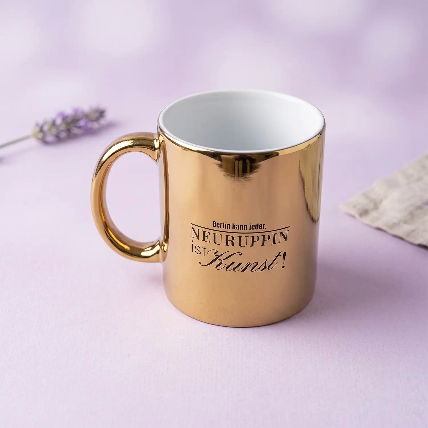 neuruppin-online-mug-becher-tasse-gold-berlin-kann-jeder-neuruppin-ist-kunst-01