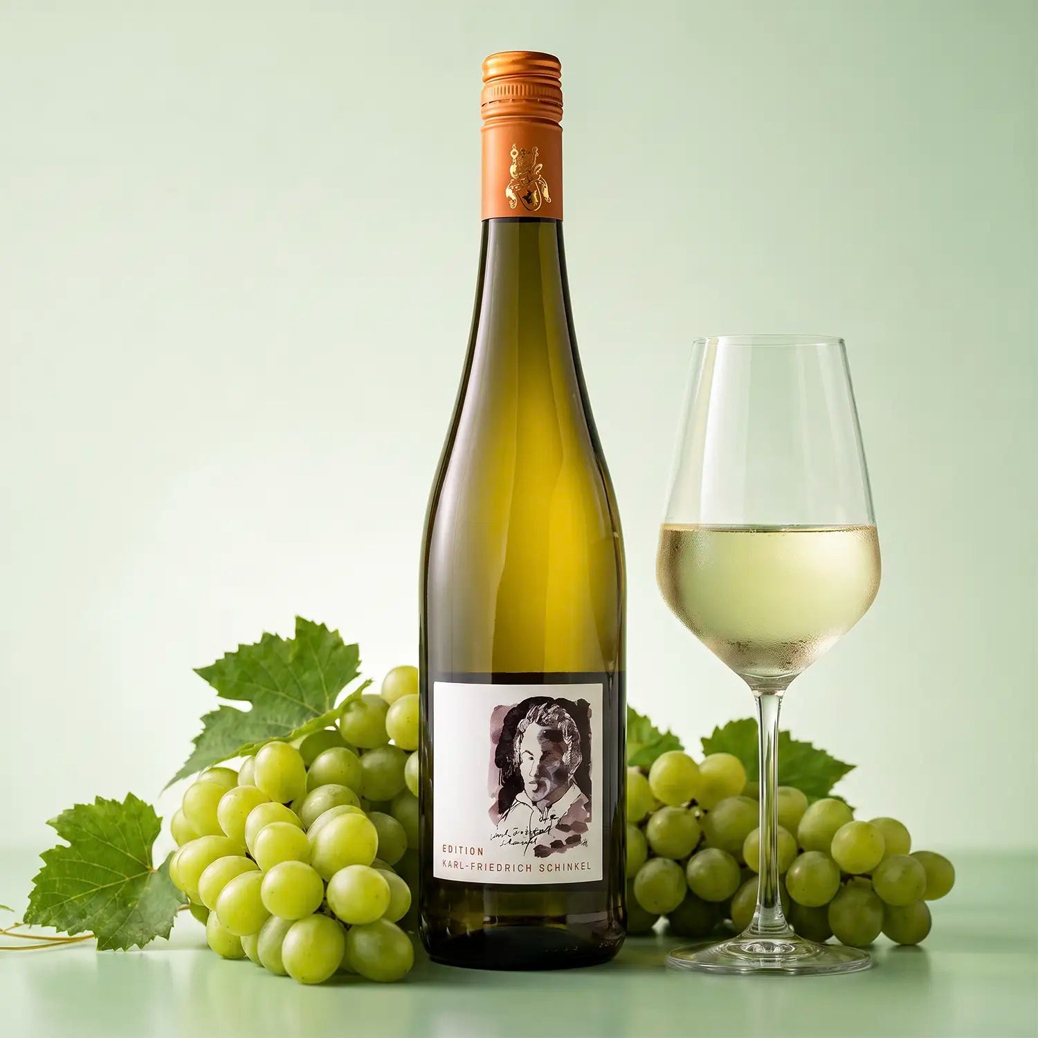 neuruppin-online-wein-edition-schinkel-weiss-750ml-vorderseite-glas-trauben