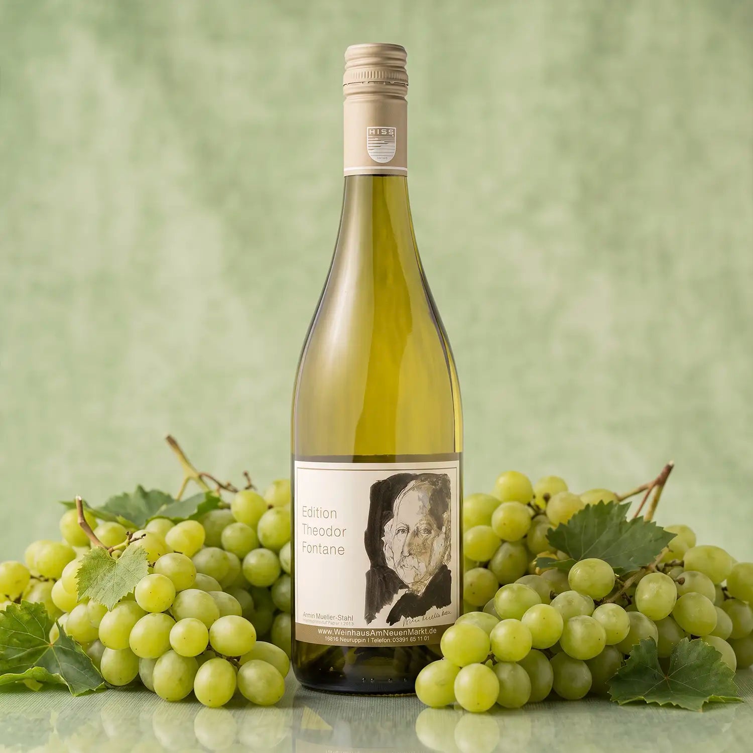 neuruppin-online-wein-fontane-edition-weiss-750ml-weissburgunder-vorderseite-trauben